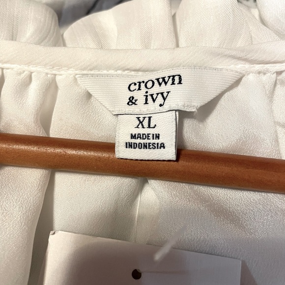 Crown & Ivy white sleeveless top - Picture 2 of 5